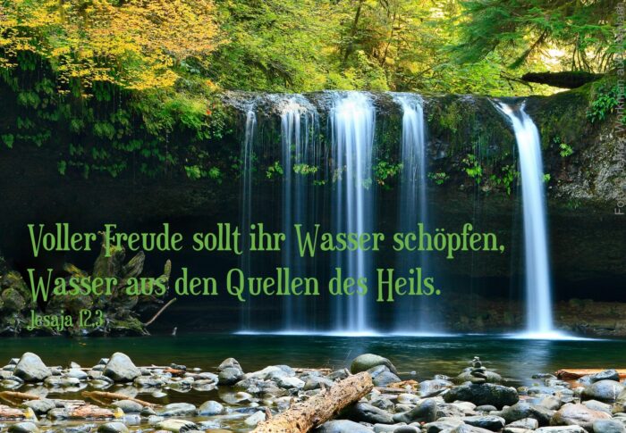 alt=kleiner_Wasserfall_im_gruenen_Wald_erwartet_bibelhoerbuch_Wenn_ich_schwach_bin_bin_ich_stark